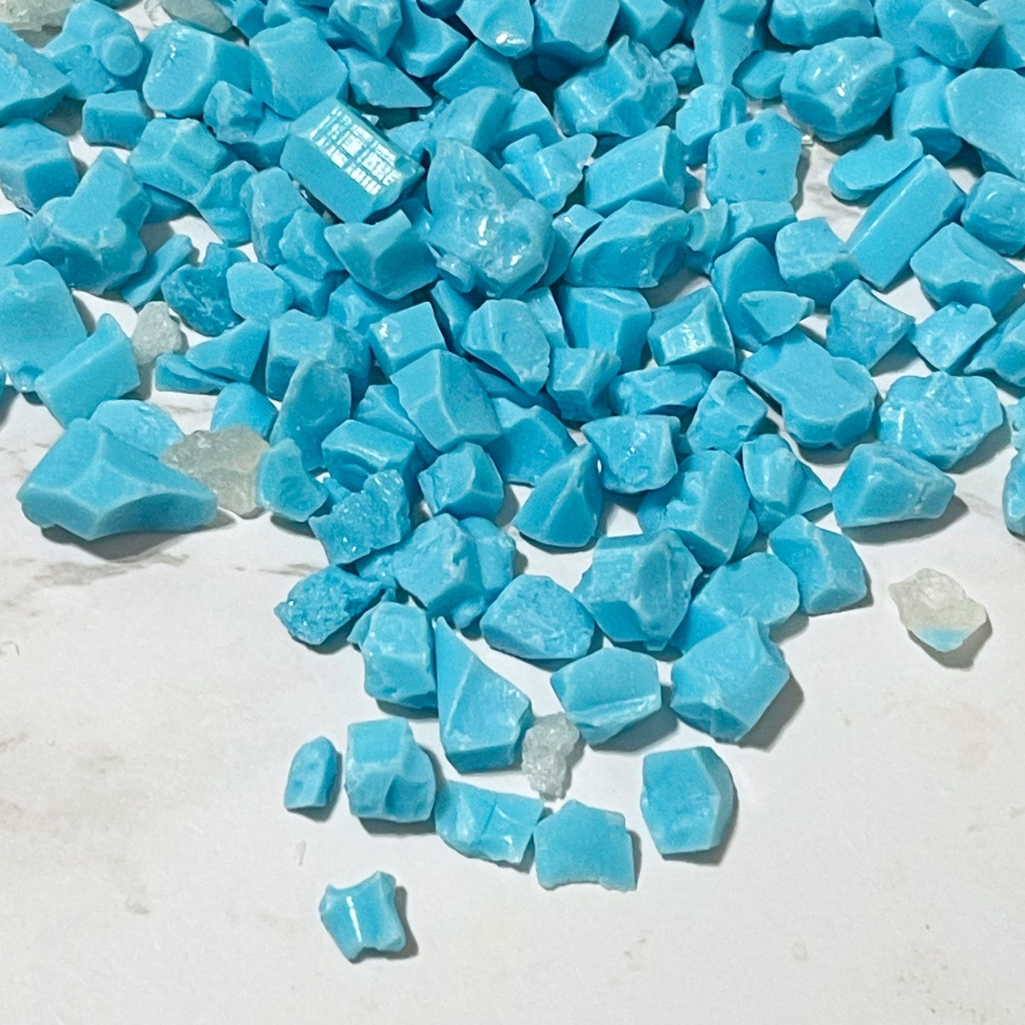 Solid colored silica beads