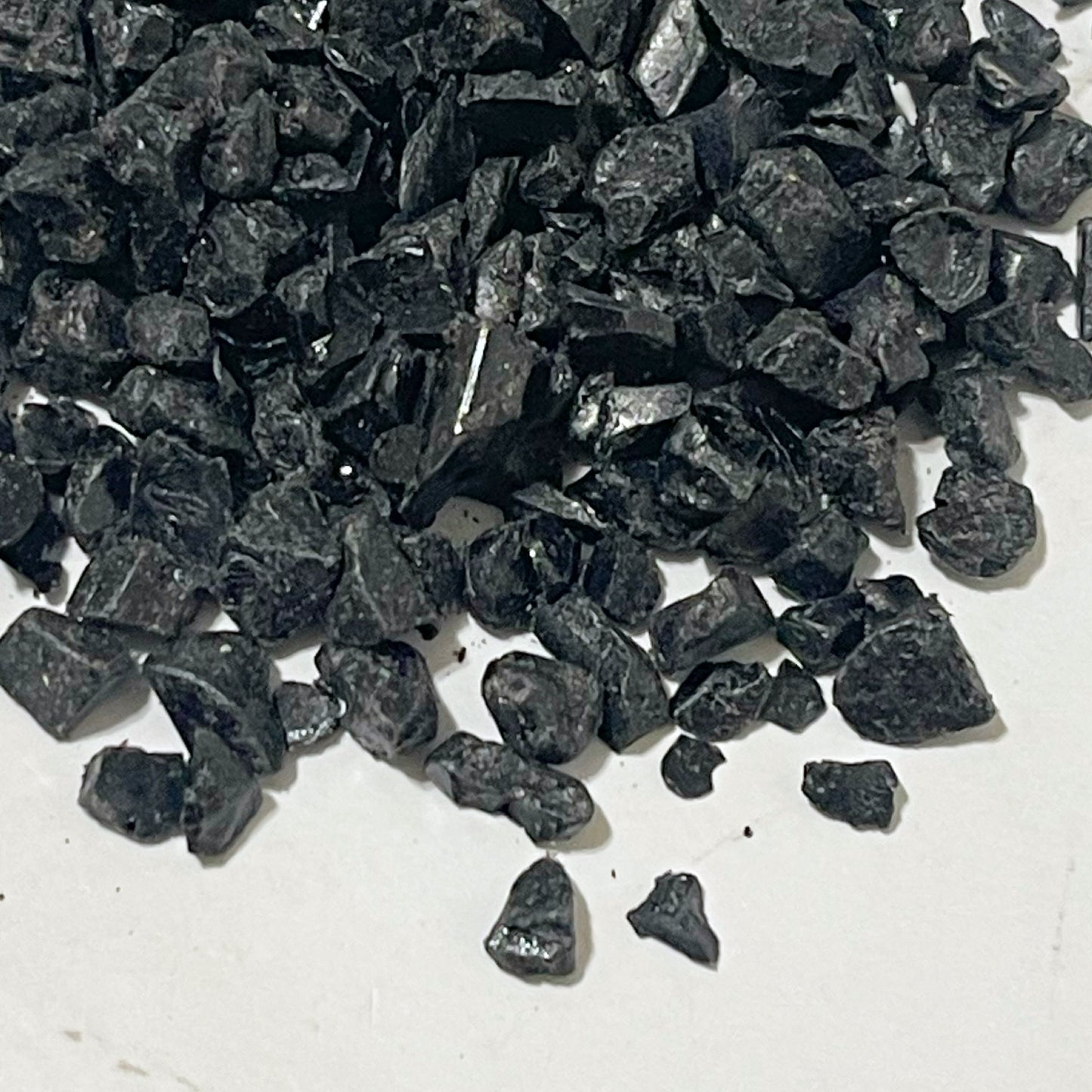 Solid colored silica beads