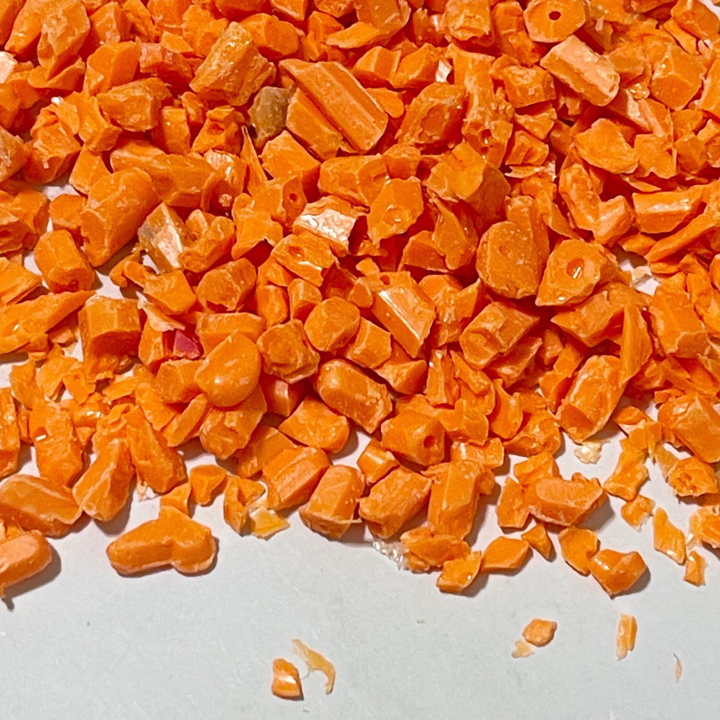 Solid colored silica beads