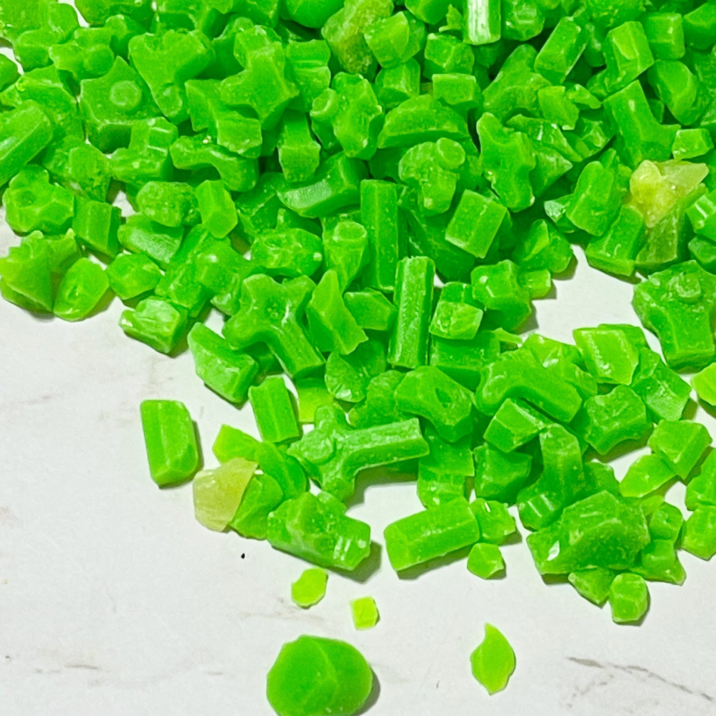Solid colored silica beads